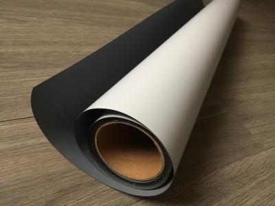 o filme composto do cetim de 260mic 330g para a exposição rola acima suportes