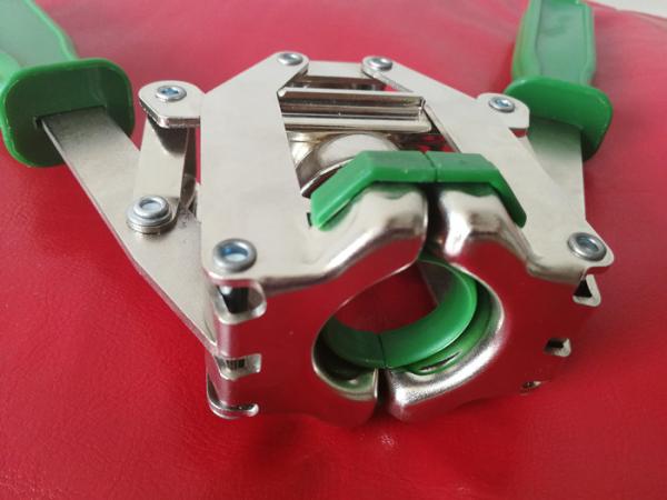 Twin Lever Metal Manual Bottle Capper Work With Screw - On Bottle Tops