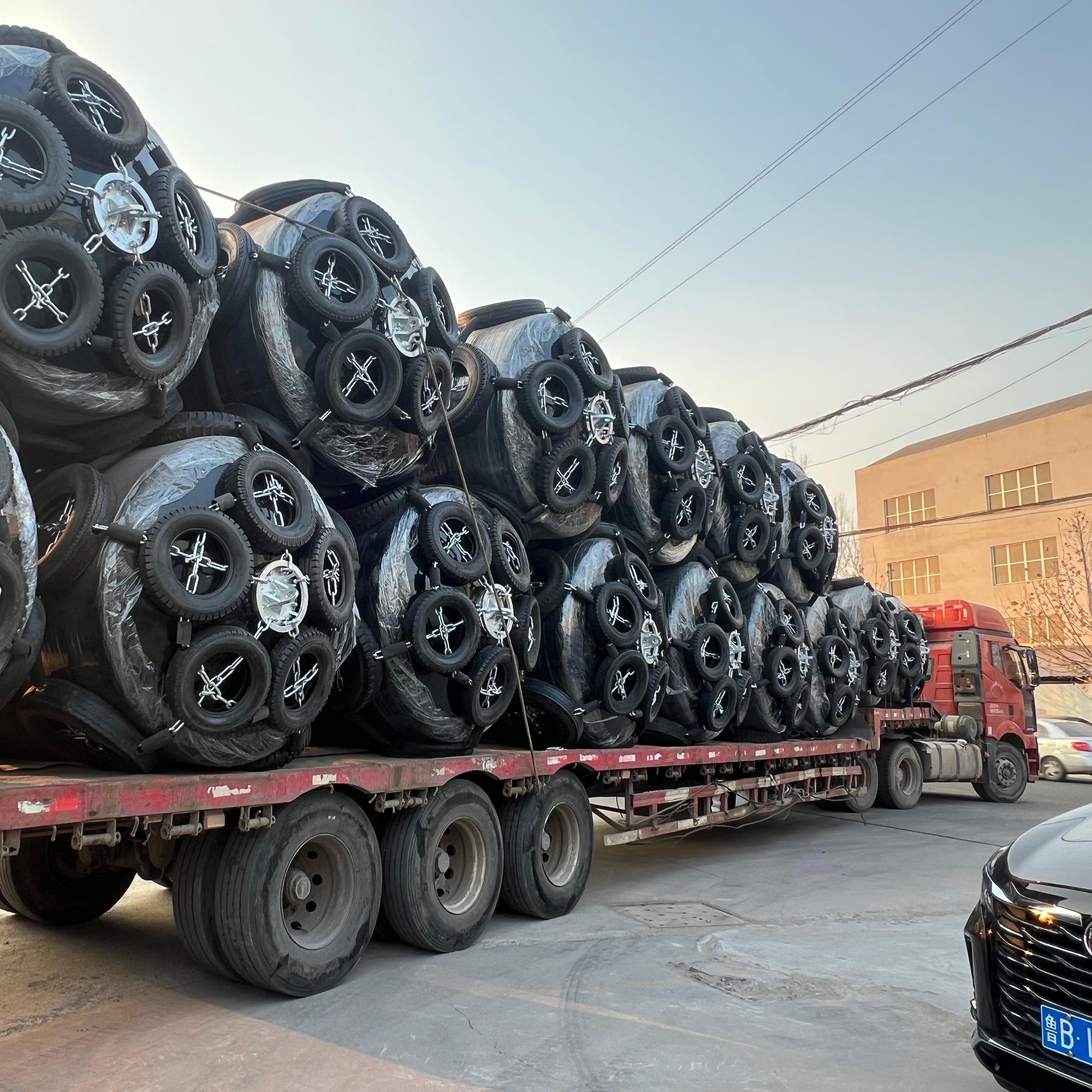 Commercial Marine Mooring Buoy System Heavy Duty Polyurethane/EVA Foam Filled Cylindrical Fender Corrosion Resistance for Docks