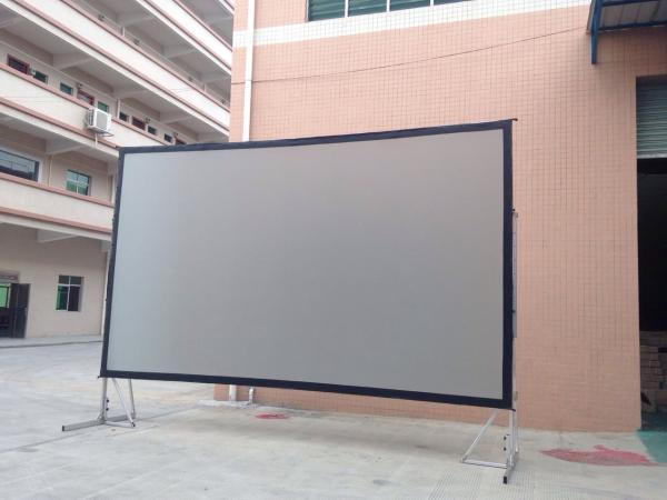 250インチ ポータブル 折りたたみやすい ポータブル スクリーン イベントや屋外映画用のフライトケース