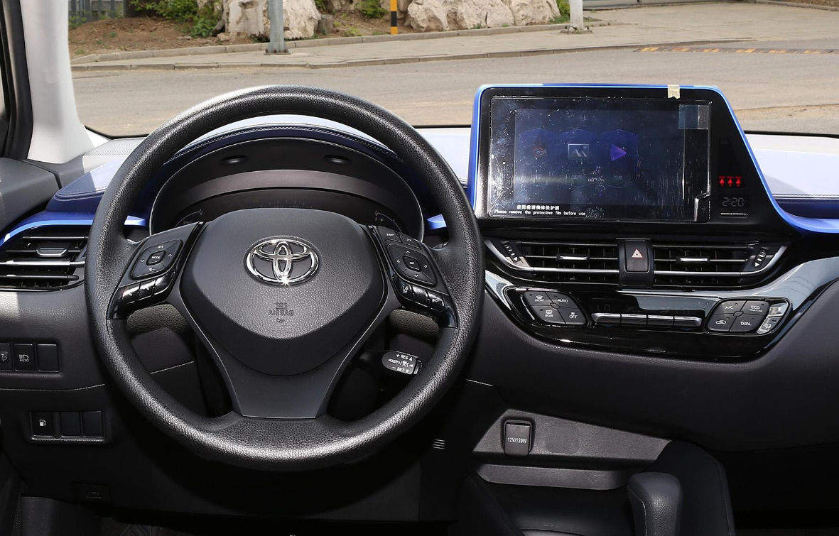 Двигатель 2.0L E-CVT Тойота К-ХР 2022 места Тойота К-ХР 2022 ведущего гибридного автомобиля 5 версии Тойота удваивает