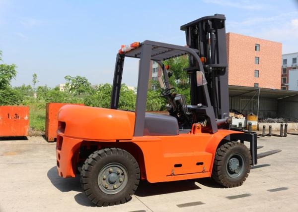 Heavy Duty Driving Axle Diesel Powered 6 Ton Warehouse Forklift Trucks 1220 * 150 * 55 mm Fork Size