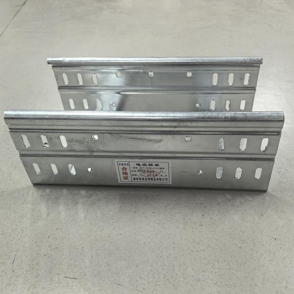 Hot Dipped Galvanized Medium Duty Cable Tray With Non Flammable Design And Heavy Load Capacity