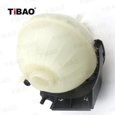Automotive Coolant Water Tank , Radiator Coolant Expansion Tank 17137609469 17137642158