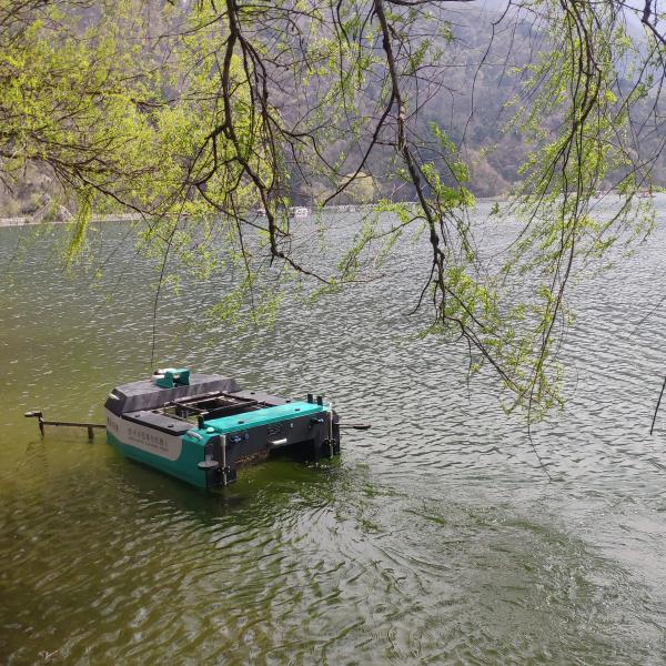 Long Range Autonomous Surface Vessel Boat USV SMURF with 100kg Load