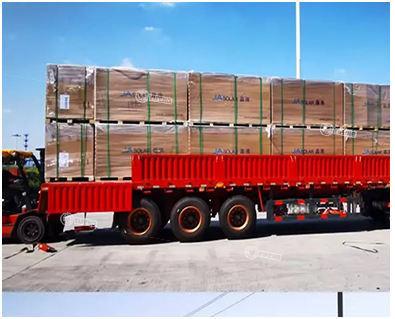182mmx182mm Tamanho da célula 605W 615W 625W US Stock JA N Tipo Bifacial Painel Solar de vidro duplo