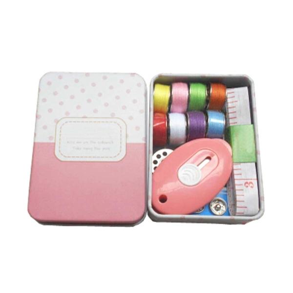 Helpful Sewing Kits For Adults , Emergency Sewing Kit With Metal Box 11 Contents