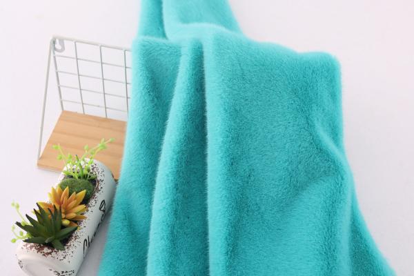 Eco-friendly 100% Polyester Fabric 20mm Plush Thick Faux Fur Lifelike Little Mink Fabric for Clothing Women's Clothing Bag Shoes