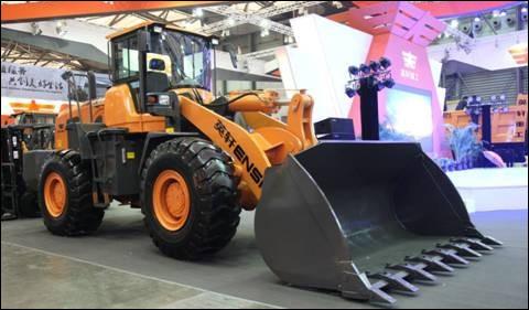 Engineering And Construction Medium Wheel Loader , Compact Tractor Loader