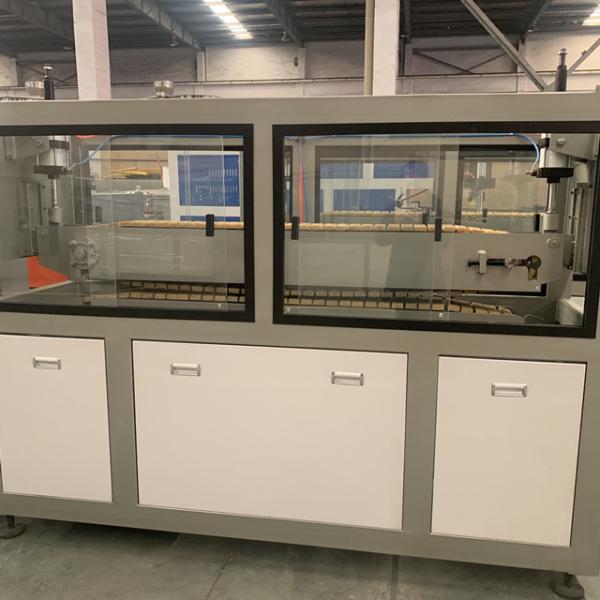 Производственная линия трубы полиэтилена PLC 630mm PPR вакуумирует формировать