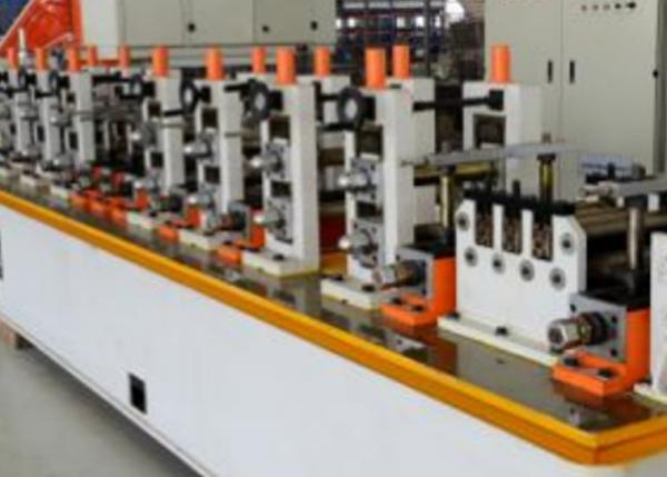 Machine de broyage de tubes en acier inoxydable pour tuyaux ronds et carrés 100 m/min