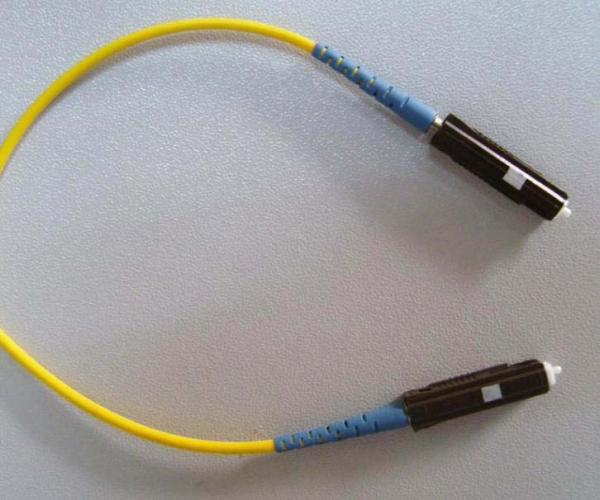 Corde de correction optique de fibre de mode unitaire de la MU MU 9/125um pour la télécommunication