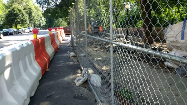 chain link temporary construction fence panels 6FT X 10F Mesh 2 3/8  x 2 3/8 ( 60mm x 60mm ) x 12 gauge wire