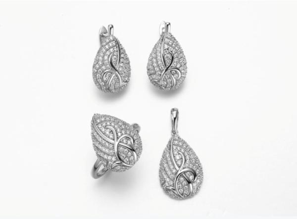 As letras cinzelaram as 925 senhoras de prata Sterling Silver Conch Earrings do grupo da joia