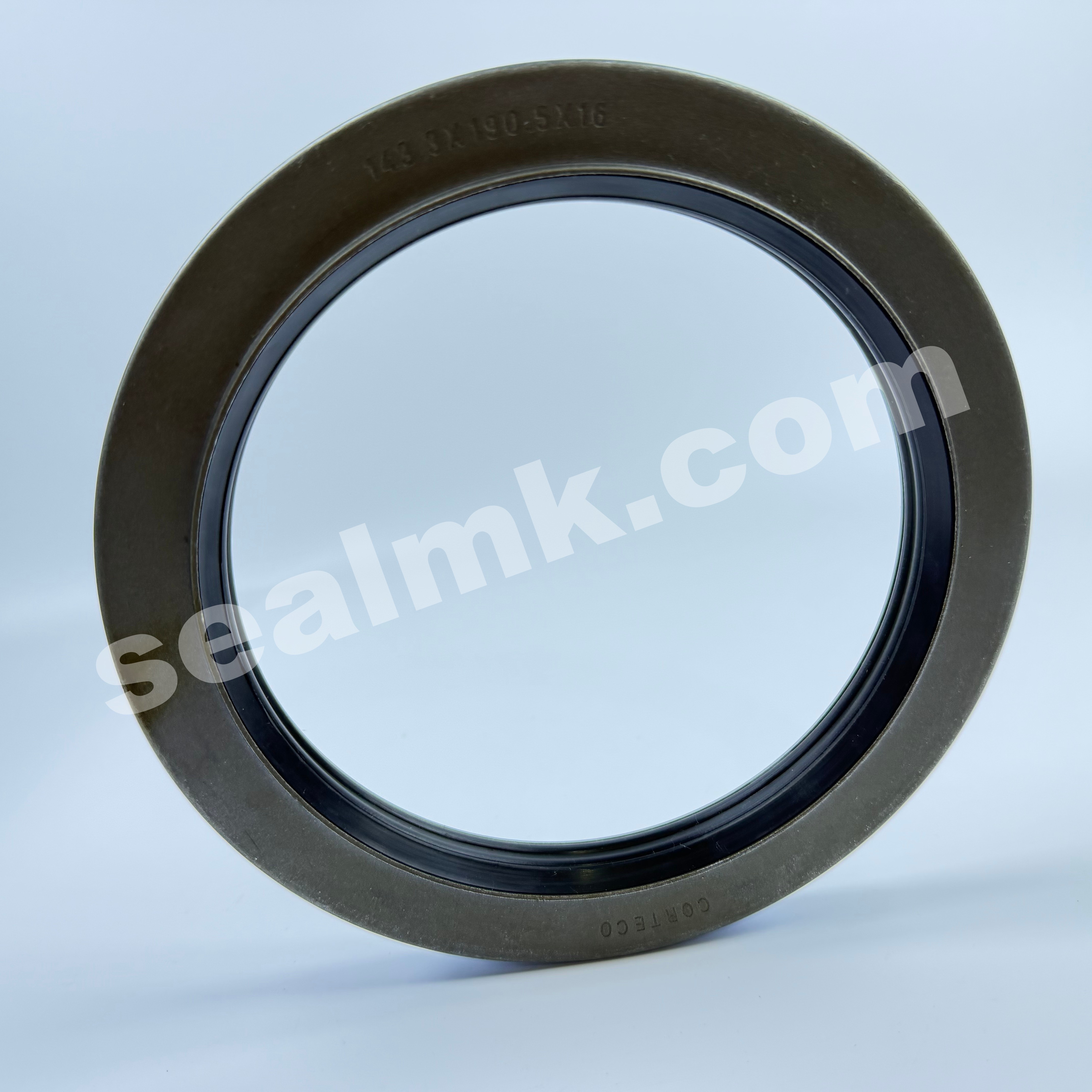 143.3 x 190.5 x 16; suitable for Case and New Holland heavy-duty tractors; part numbers 128648A1, 87588941 or 87588941K, 8788941, 328500A1.
