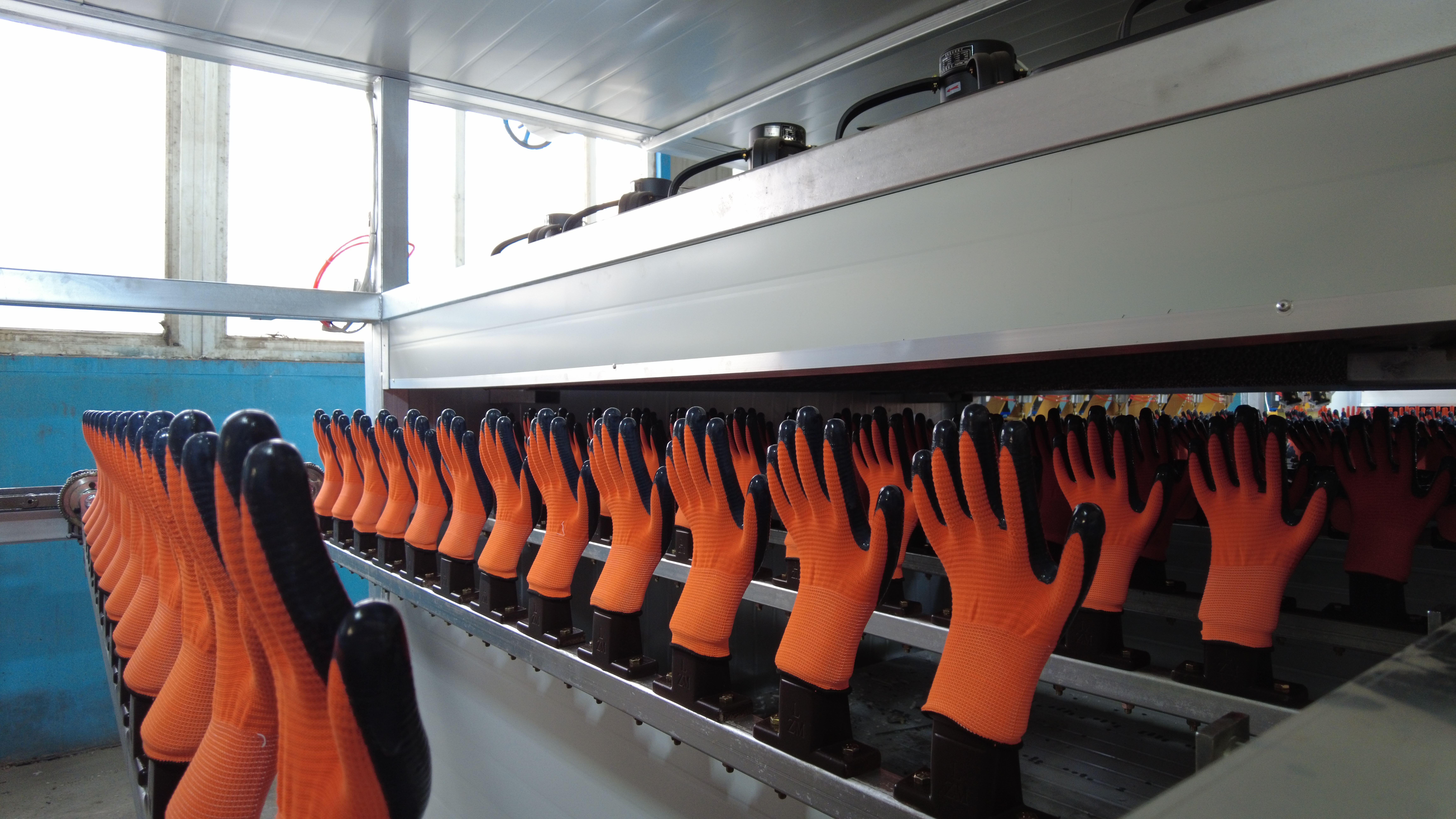 34 Meters Glove Dipping Machine 0.05mm To 0.15mm Nitrile Glove Production Line