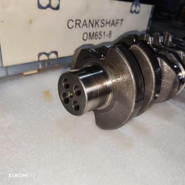 OM651 Casting Iron Auto Engine Crankshaft For Mercedes-Benz 651  ( 4 COUNTERS AND 8 COUTNERS)