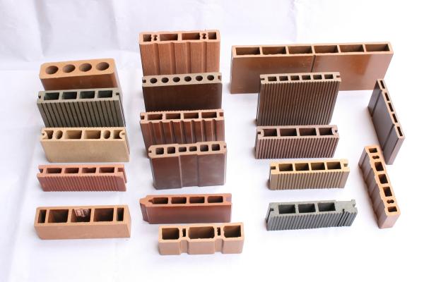 Skirting Trim Wood Plastic Composite Extrusion Machine Quick Cooled 240mm Width