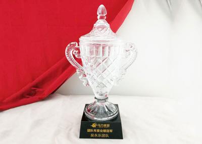 Geado cinzelando o copo do troféu do golfe para o competiam/Golf Club do golfe