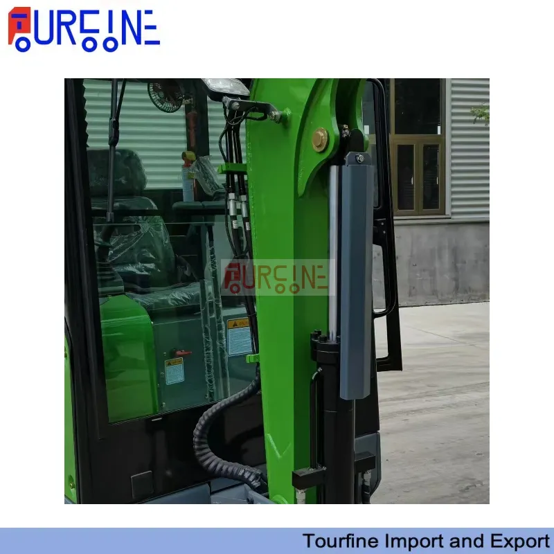 MIni Crawler Excavator 2 Ton 0.07 CBM Bucket Small Excavator For Farm Construction