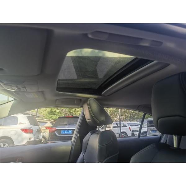 Affordable Toyota d'occasion économe en carburant et fiable Compacte berline fiable 2e Corolla Couleur rouge