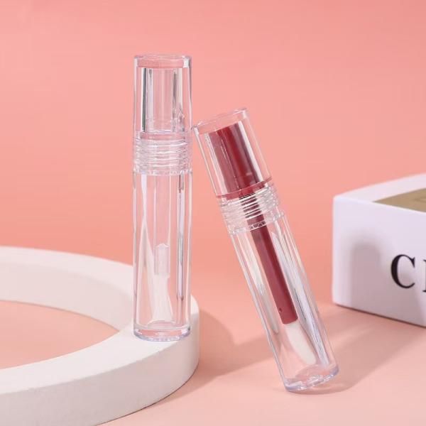 Estructura del material PETG/ABS tubo de brillo labial con revestimiento de color y capacidad de 4,5 ml
