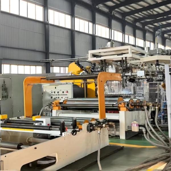 小型プラスチック5層コエクストルーションシートエクストルーダー 37kw 補助エンジンのパワー