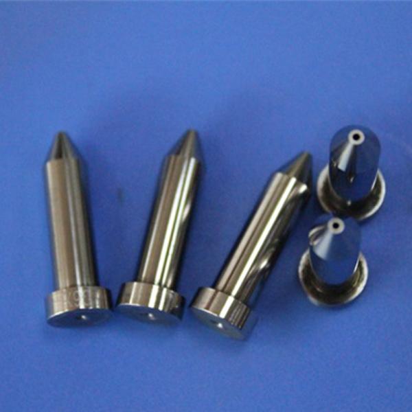 Boquillas resistentes a la corrosión para procesamiento químico de carburo de tungsteno