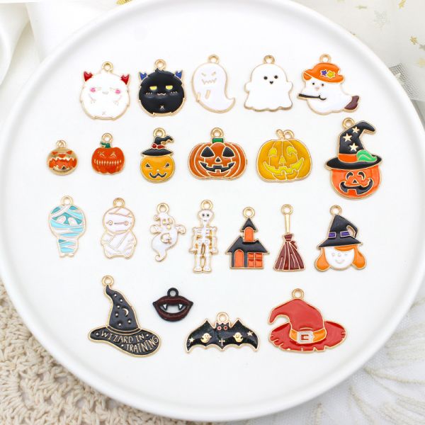 Ghost Cute Spooky Boo Basket Stuffers Halloween Keychain for Women Men Kids Party Favors Cool Bag Charm