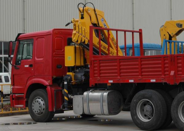 Mobile Commercial 6.3T Knuckle Boom Truck  Mounted Crane with hydraulic arms  For Safety Transport