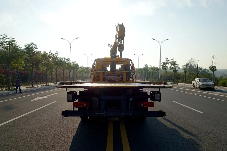 5tons 6tons 8tons Platform Towing Truck , Road Wrecker Vehicle