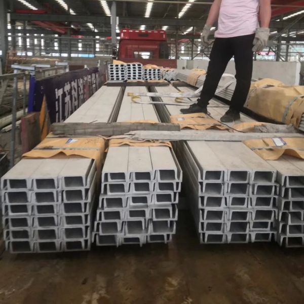 ASTM A276 Grade 304 316L Hot Rolled Bright Surface U Shaped Stainless Steel Channel