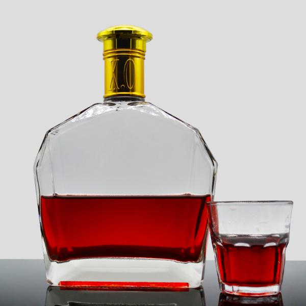 750ml Clear Glass Bottle Vodka with High Flint Glass Material and Cork Sealing Type