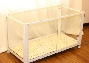 小型から中型のペット用軽量で移動しやすいペットケージ