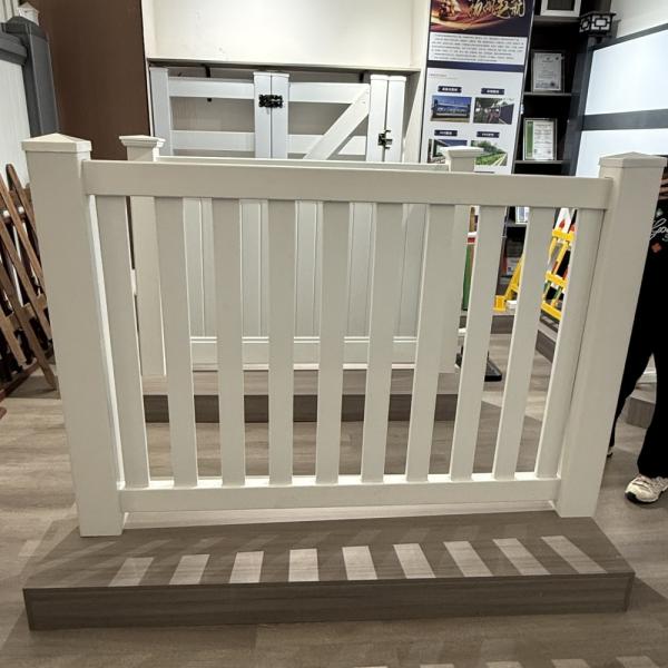 Low Maintenance pvc garden fence Anti Corrosion White Vinyl Barrier