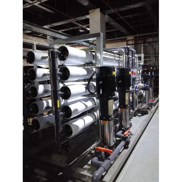 10M3/H RO EDI Water Treatment System Fully Automated Indoor / Outdoor Installation