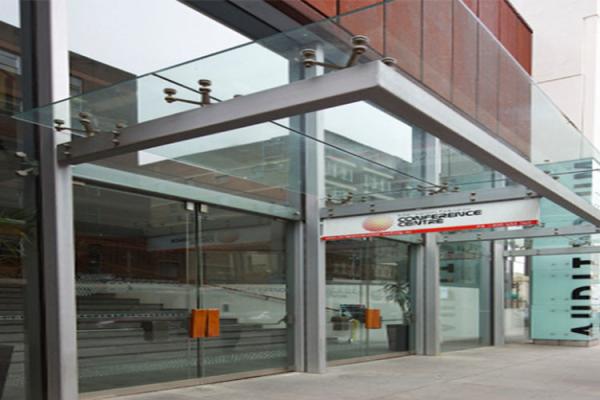 Fashionable Stainless Steel Glass Canopy Withstand 12 Level Strong Typhoon Impact