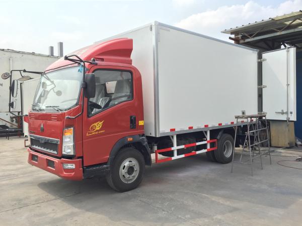 4x2 Driving 10 Tons Refrigerator Box Truck 140 hp For Fruit Transport