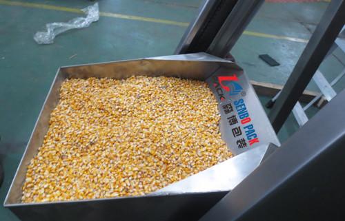 Animal feed automatic weighing and packing machine for 3kg with markem printer value bag