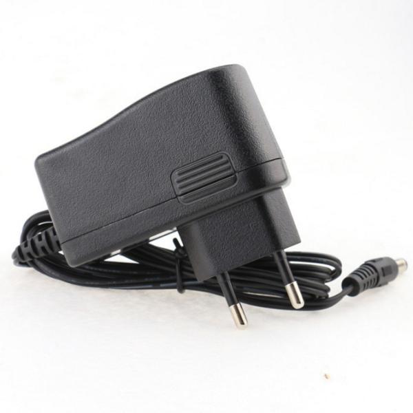 18W Power Adapter with 100-240V AC Input and DC 12V 1.5A Output Plug In Connection
