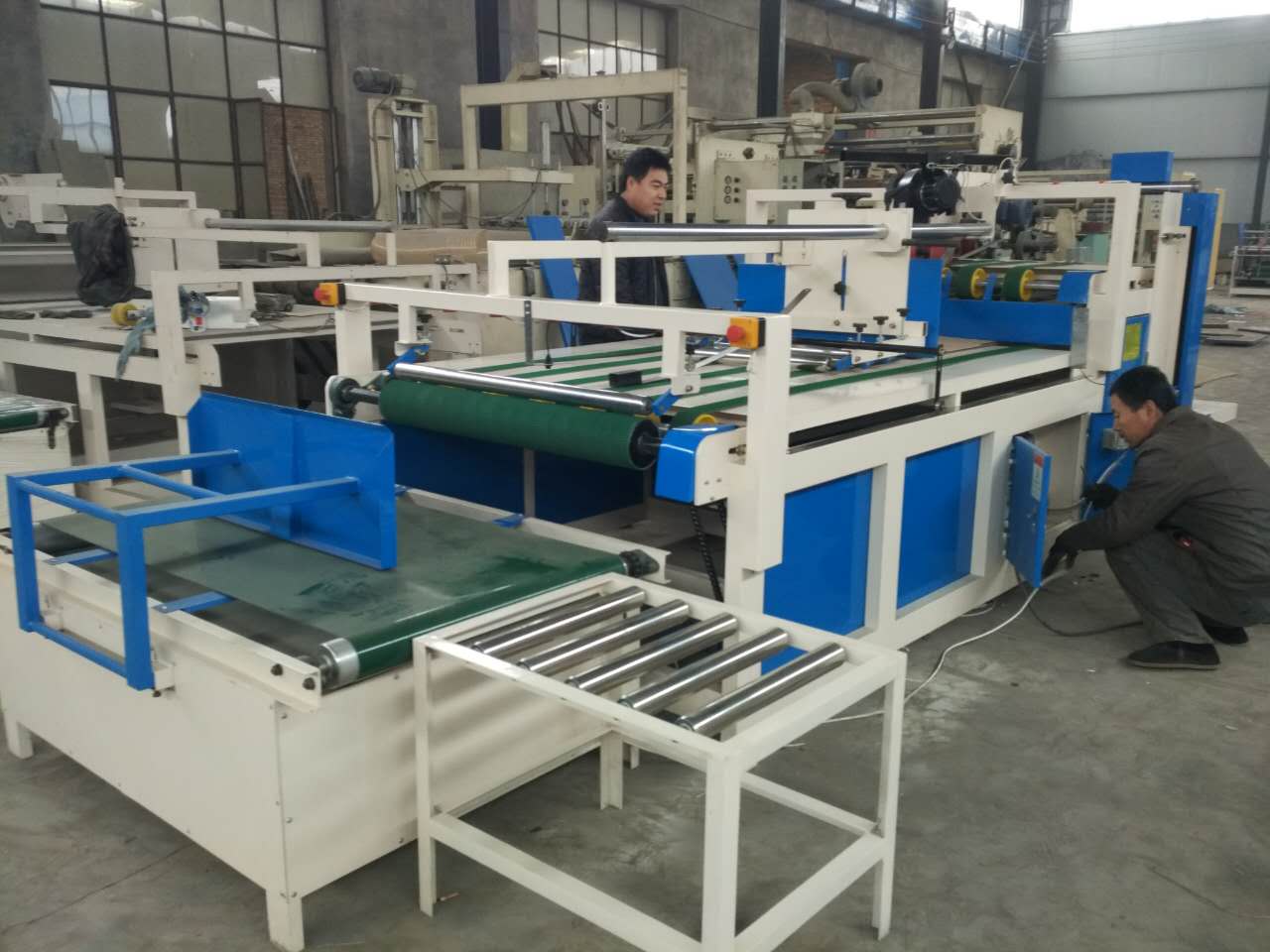 Полу-автоматическая машина Gluer папки коробки для формировать коробки доставки легкий для того чтобы привестись в действие машину