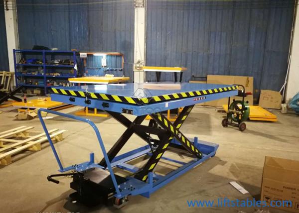 A tabela de elevador manual pequena única Scissor a tabela de elevador hidráulica giratória 2350x1300mm da bomba de pé do perfil baixo