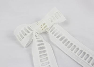 Fita bordada do laço do algodão branco floral para o vestido das senhoras que costura o estiramento macio