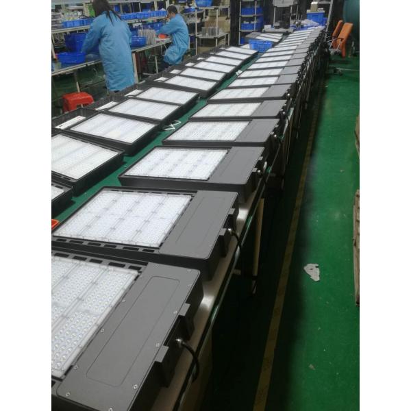 90-305VAC  300w Led Parking Lot Light High Power 140lm / Watt Light Efficiency