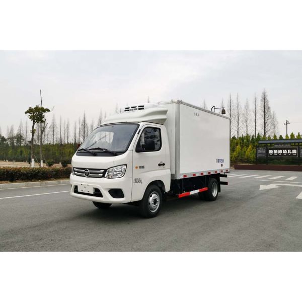 Foton Shacman Refrigerated Truck for Sale Refrigerator Mobile Photon Trucks Food Cold Frozen Food Delivery 4*2 Freezer Box Truck Electric Pickup in Stock