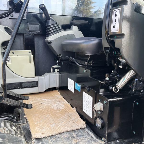 Used Caterpillar 305.5E2 Excavator 0.22m³ Bucket Capacity 34kw Rated Power 5.5 Tonnage