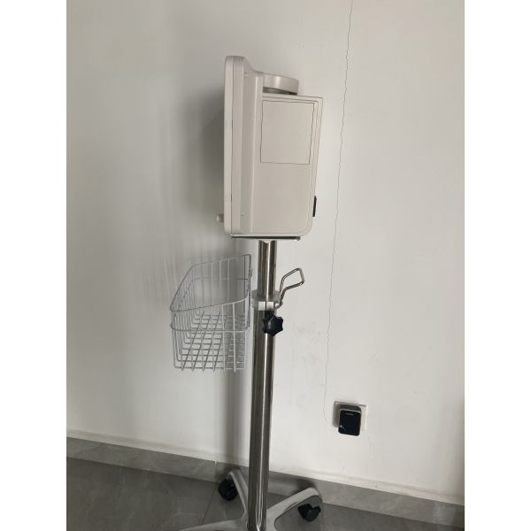 Multi Parameter Patient Monitor with 1 Year Warranty Class II and 37*21*41CM Dimensions for ICU Room