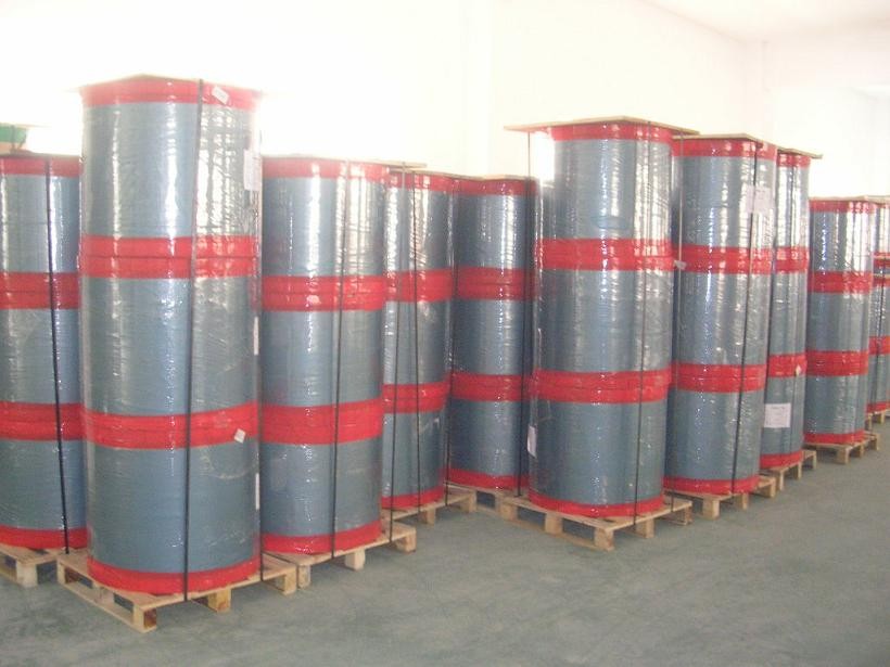 Jumbo adhesive thermal paper rolls with smooth pure pulp