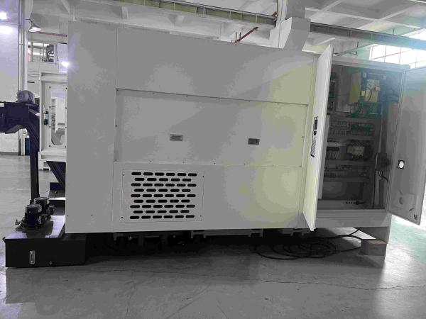 12 Capacidad de herramienta Sistema de control Fanuc Máquina de fresado de perforación CNC para perforación y fresado Largura máxima de giro 500 mm