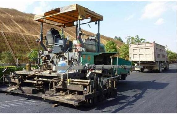 XCMG Brand Asphalt Concrete Paver Machine Model RP452 Productivity 240t/H, Paving Width 4.5m, Thickness 150mm